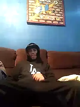 AlexAlejandro13 online show from December 17, 2025, 6:46 pm