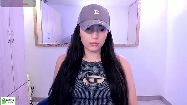 EricaVanderhill online show from April 13, 2026, 1:42 am