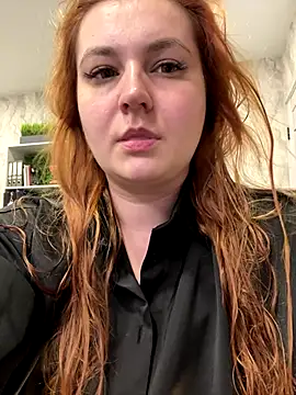 CandyShoopp online show from November 14, 2025, 5:27 pm