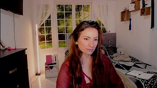 vanessabrown  online show from July 6, 2026, 3:58 pm