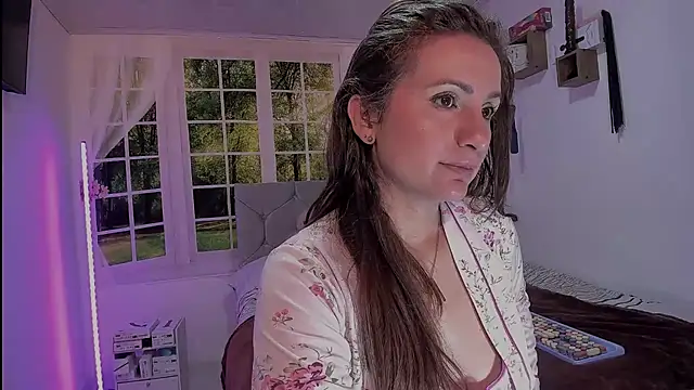 vanessabrown  online show from March 27, 2026, 1:34 pm