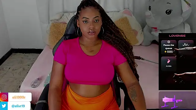 Snapshot of HollyJorda chatting on March 11, 2025, 7:25 pm HollyJorda online show from March 11, 2025, 7:25 pm