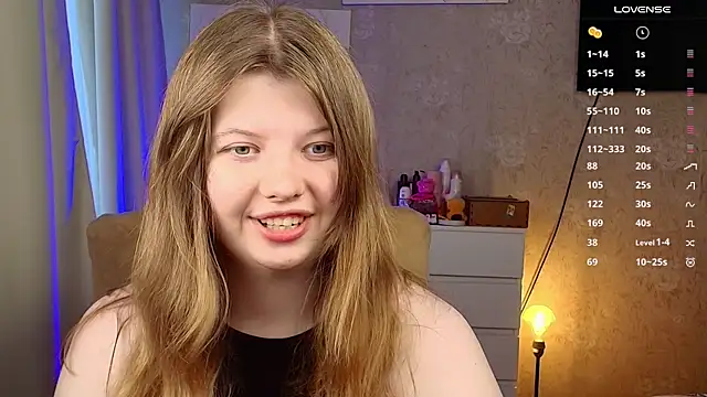 Vivian cutie online show from April 23, 2026, 3:35 pm