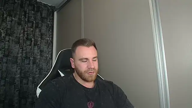 Thori92 online show from October 25, 2025, 7:36 pm