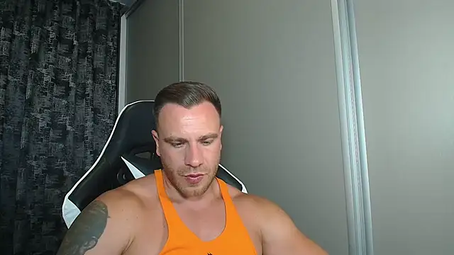 Snapshot of Thori92 chatting on July 6, 2026, 5:15 pm Thori92 online show from July 6, 2026, 5:15 pm