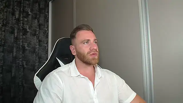 Snapshot of Thori92 chatting on June 21, 2026, 7:19 pm Thori92 online show from June 21, 2026, 7:19 pm