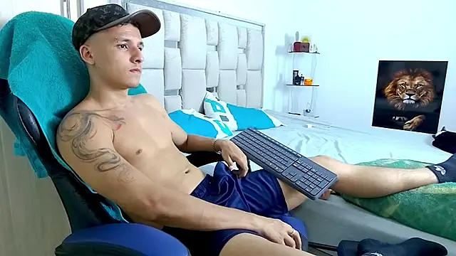 Andrew lovely18 online show from February 17, 2026, 3:04 am