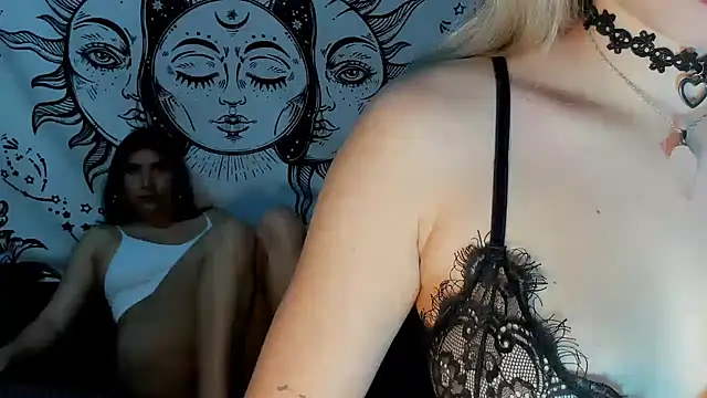 Snapshot of Abby_Scott01 chatting on March 21, 2025, 1:02 am Abby Scott01 online show from March 21, 2025, 1:02 am