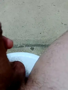 Snapshot of AquilesG4 chatting on April 4, 2026, 1:23 am AquilesG4 online show from April 4, 2026, 1:23 am