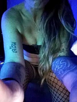 MilaRouche online show from September 19, 2025, 1:20 am