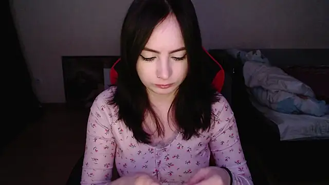 Laralianna online show from December 5, 2025, 3:10 pm