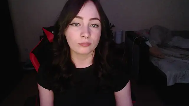 Laralianna online show from March 27, 2026, 6:53 pm