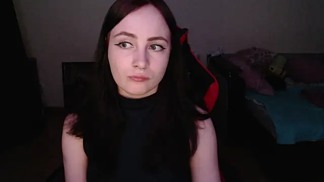 Laralianna online show from April 12, 2026, 5:05 pm