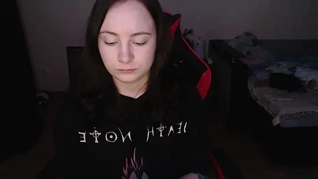 Laralianna online show from December 15, 2025, 6:14 pm