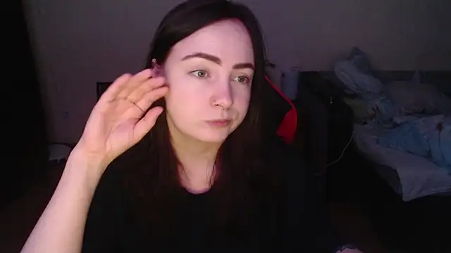 Snapshot of Laralianna chatting on February 4, 2026, 6:25 pm Laralianna online show from February 4, 2026, 6:25 pm