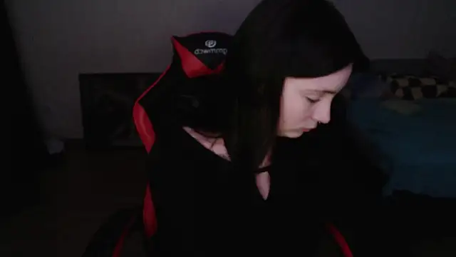 Snapshot of Laralianna chatting on March 4, 2026, 4:31 am Laralianna online show from March 4, 2026, 4:31 am