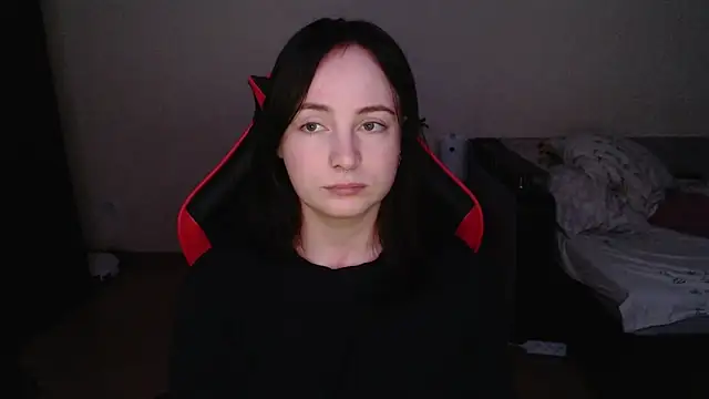 Laralianna online show from November 8, 2025, 8:45 pm