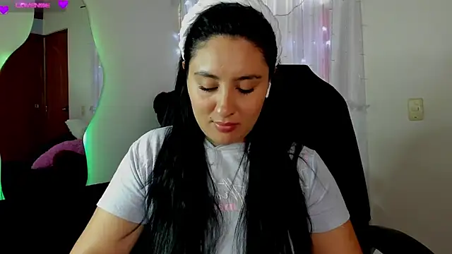Snapshot of AnushaKumari chatting on December 29, 2024, 2:00 pm AnushaKumari online show from December 29, 2024, 2:00 pm