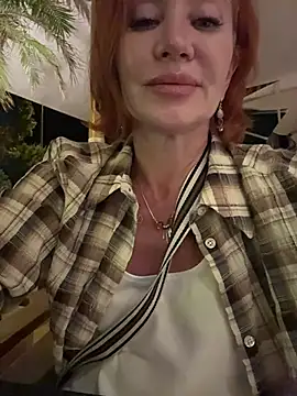 Jullia Moor online show from June 6, 2026, 8:14 pm