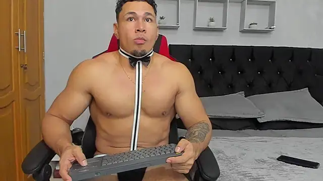 tyler hank01 online show from June 1, 2026, 11:26 pm