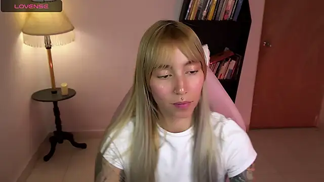 Snapshot of Saucy_Jenn chatting on February 22, 2026, 2:36 am Saucy Jenn online show from February 22, 2026, 2:36 am