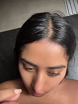 Snapshot of Valentinne_z chatting on June 30, 2026, 7:52 am Valentinne z online show from June 30, 2026, 7:52 am