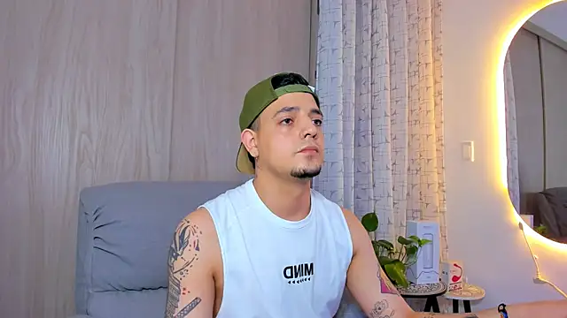 alejandro calderon1 online show from September 11, 2025, 4:34 am