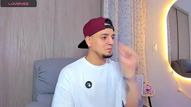 alejandro calderon1 online show from October 2, 2025, 4:38 am