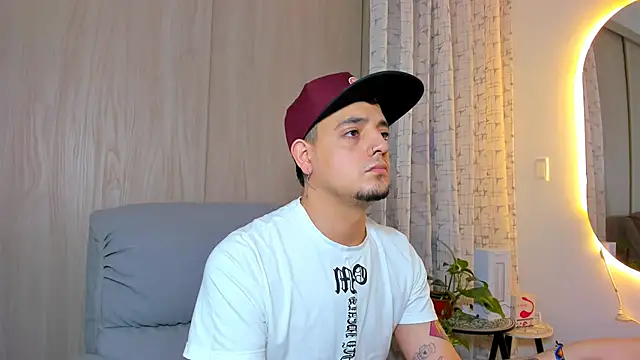 alejandro calderon1 online show from September 13, 2025, 3:28 am