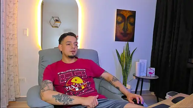 alejandro calderon1 online show from December 23, 2025, 5:29 am