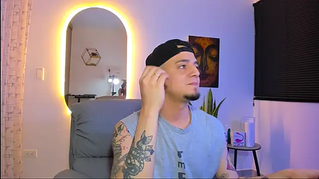 alejandro calderon1 online show from February 7, 2026, 3:47 am