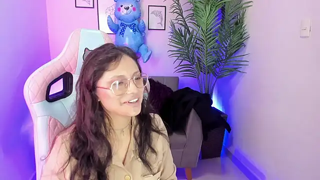 Snapshot of Kyomi_chang chatting on March 3, 2025, 12:39 pm Kyomi chang online show from March 3, 2025, 12:39 pm