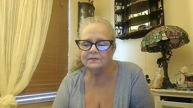 DestineeLoverGirl online show from October 31, 2025, 1:08 pm