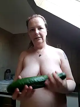 saharaheiss online show from March 7, 2025, 4:11 pm