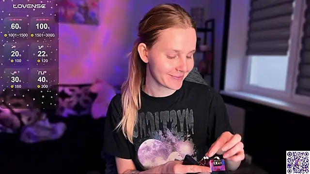 Chanel Gill online show from November 6, 2025, 3:05 pm