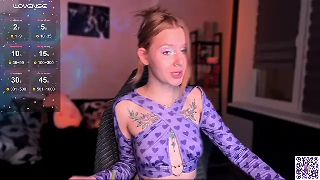 Chanel Gill online show from November 24, 2025, 6:52 pm