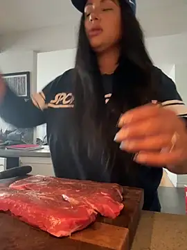 MeghanXO online show from October 27, 2025, 1:12 pm