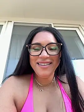 Snapshot of MeghanXO chatting on April 22, 2026, 2:24 pm MeghanXO online show from April 22, 2026, 2:24 pm