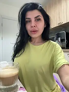 Snapshot of Scarlett-Dream chatting on February 24, 2025, 6:38 am Scarlett-Dream online show from February 24, 2025, 6:38 am
