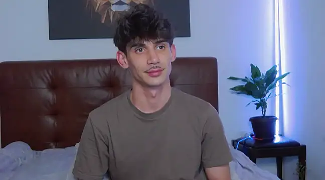 Snapshot of DanielCrush1 chatting on March 1, 2025, 4:22 pm DanielCrush1 online show from March 1, 2025, 4:22 pm