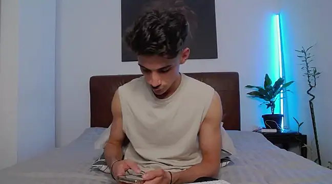 Snapshot of DanielCrush1 chatting on March 19, 2025, 4:45 pm DanielCrush1 online show from March 19, 2025, 4:45 pm