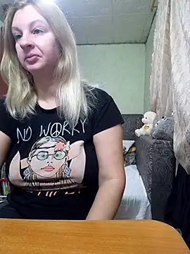 BustyBlond online show from November 25, 2025, 4:46 am