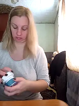 Snapshot of BustyBlond chatting on February 20, 2026, 6:19 am BustyBlond online show from February 20, 2026, 6:19 am