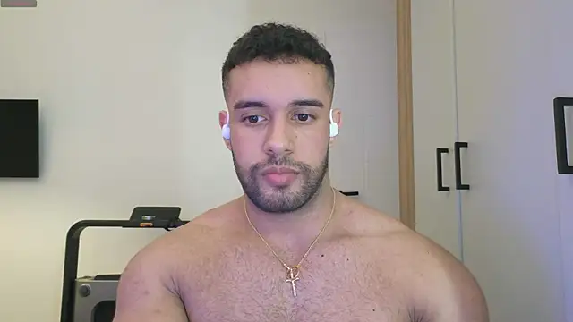 Snapshot of izaak_lover chatting on January 3, 2025, 11:55 pm izaak lover online show from January 3, 2025, 11:55 pm