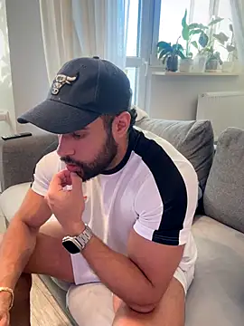 Snapshot of izaak_lover chatting on October 5, 2025, 3:03 pm izaak lover online show from October 5, 2025, 3:03 pm