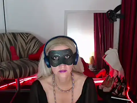 LaraFantasy online show from December 6, 2024, 8:21 am