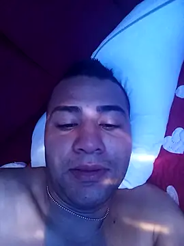 EISONREINA11 online show from November 9, 2025, 1:37 pm