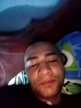 Snapshot of EISONREINA11 chatting on November 4, 2025, 1:15 pm EISONREINA11 online show from November 4, 2025, 1:15 pm