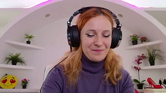 Simabigsmile online show from September 18, 2025, 6:27 am