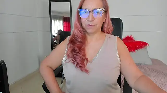 Snapshot of vaalery_sweet chatting on December 13, 2024, 6:59 pm vaalery sweet online show from December 13, 2024, 6:59 pm